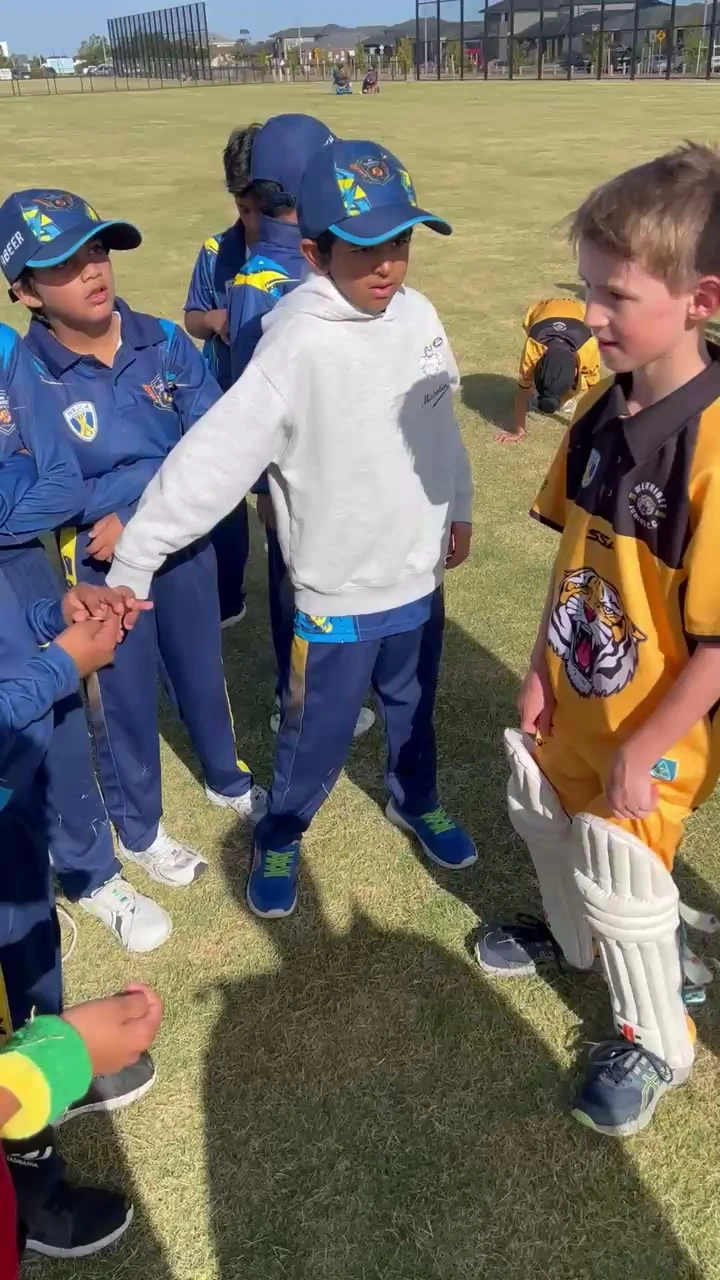 Kids learning cricket